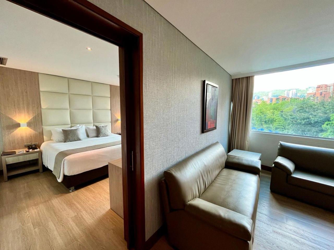 Hotel San Fernando Plaza Medellín Exterior foto Suite