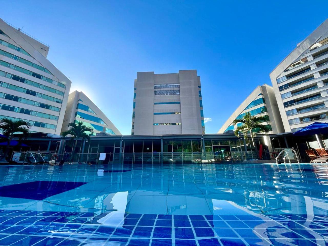 Hotel San Fernando Plaza Medellín Exterior foto The pool at the hotel